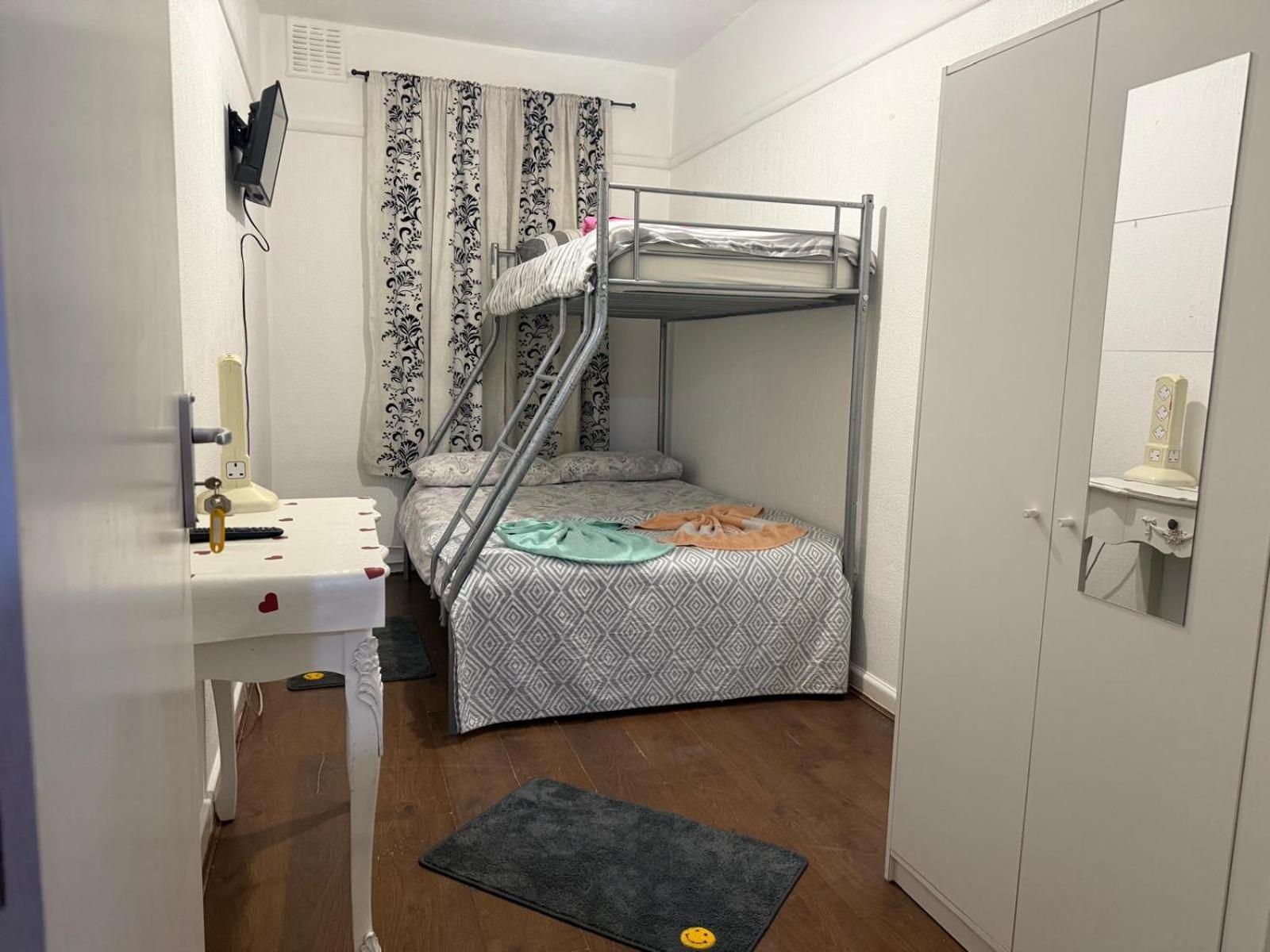 Habitación en casa particular Britannia Stockwell - 13 Min To Oxford Circus Londres